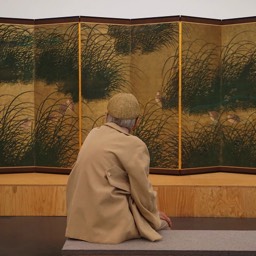 Wanda gazing at a Japanese screen in the Museum of Contempoary Art in Los Angeles by Dana Lance for Danajohn Photography © danajohn302