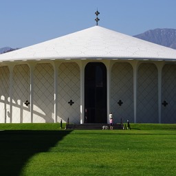 Edward Durell Stones Beckman Auditorium by Dana Lance for Danajohn Photography © danajohn302